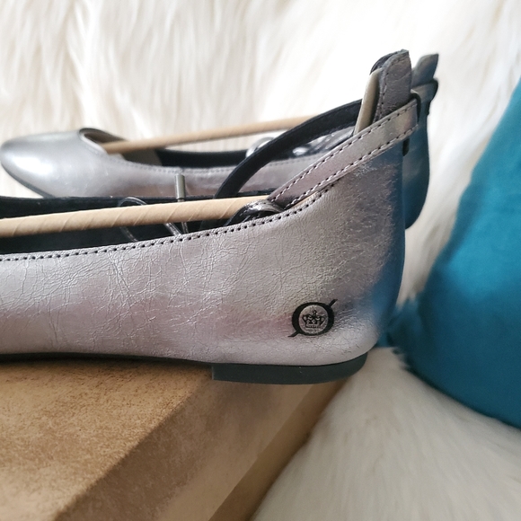NEW Born Kharen Silver Leather Ankle Lace Flats - Picture 9 of 10